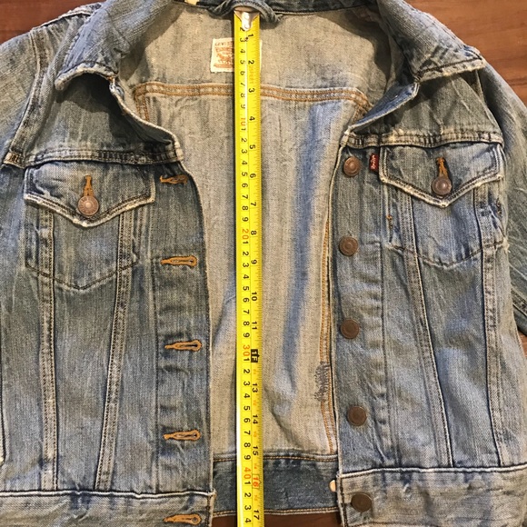 ⚡️SALE⚡️Levi's Distressed Denim Jacket 🌈 - Picture 6 of 6